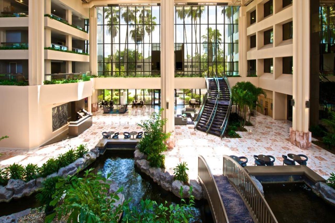 Embassy Suites By Hilton Palm Beach Gardens Pga Boulevard Exterior photo