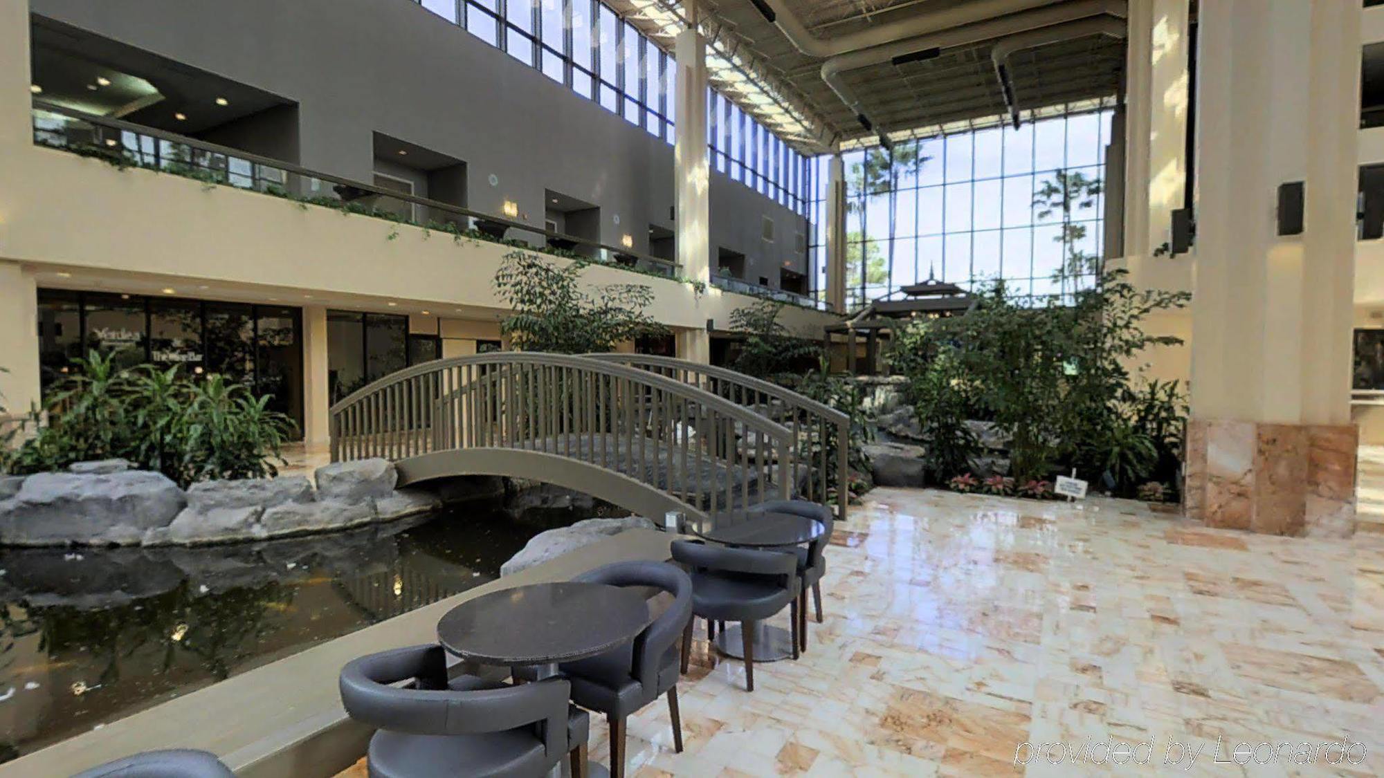 Embassy Suites By Hilton Palm Beach Gardens Pga Boulevard Exterior photo