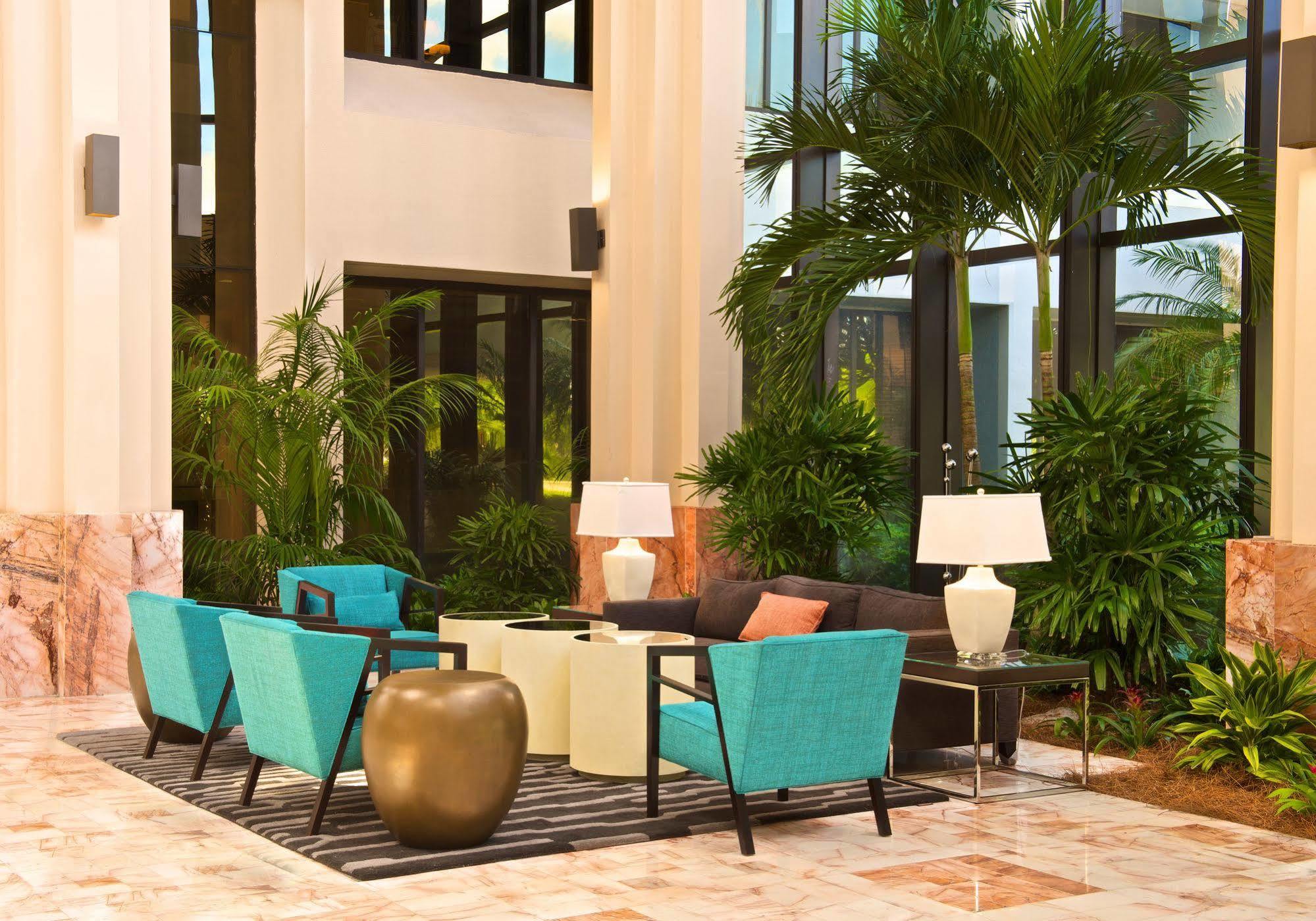 Embassy Suites By Hilton Palm Beach Gardens Pga Boulevard Exterior photo