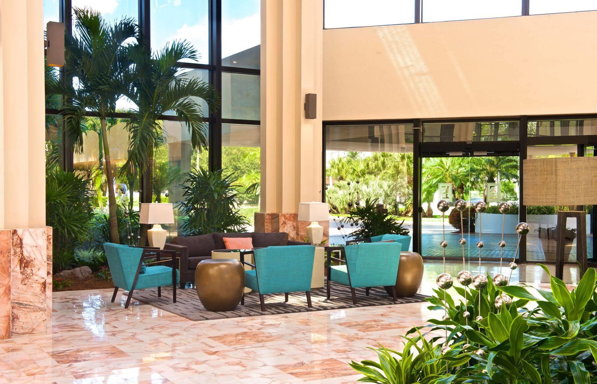 Embassy Suites By Hilton Palm Beach Gardens Pga Boulevard Exterior photo